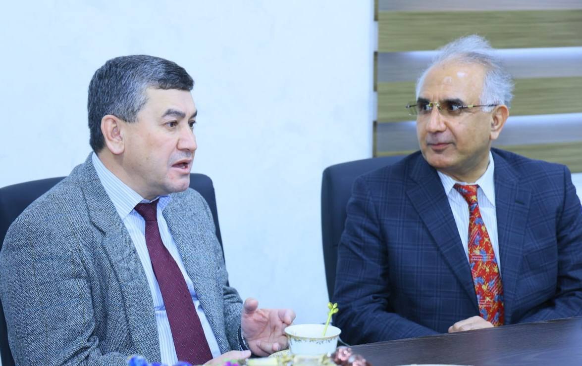 Сегодня, 4 марта, директор Института по изучению проблем молодежи и подготовки перспективных кадров, доктор политических наук, профессор Актам Жалилов и профессор факультета образования Нагойского университета (Япония) Саркар Арани посетили Ургенчский государственный педагогический институт. Сегодня, 4 марта, директор Института по изучению проблем молодежи и подготовки перспективных кадров, доктор политических наук, профессор Актам Жалилов и профессор факультета образования Нагойского университета (Япония) Саркар Арани посетили Ургенчский государственный педагогический институт.